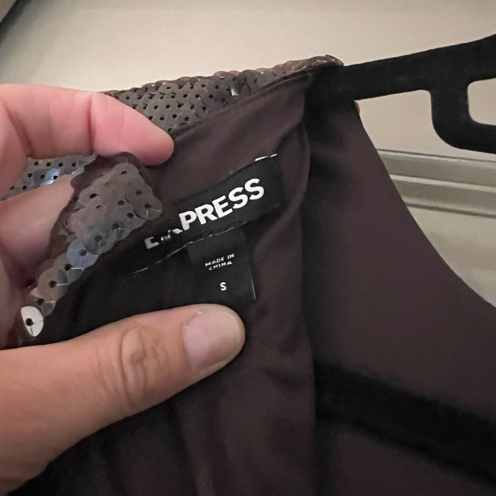 Express dress - Picture 4 of 4